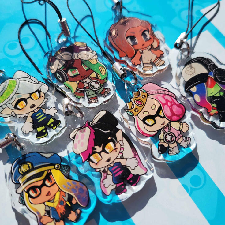 Splatoon Phone Charms photograph of 7 splatoon phone charms. charms include callie marie marina agent 8 agent 3 pearl and acht
